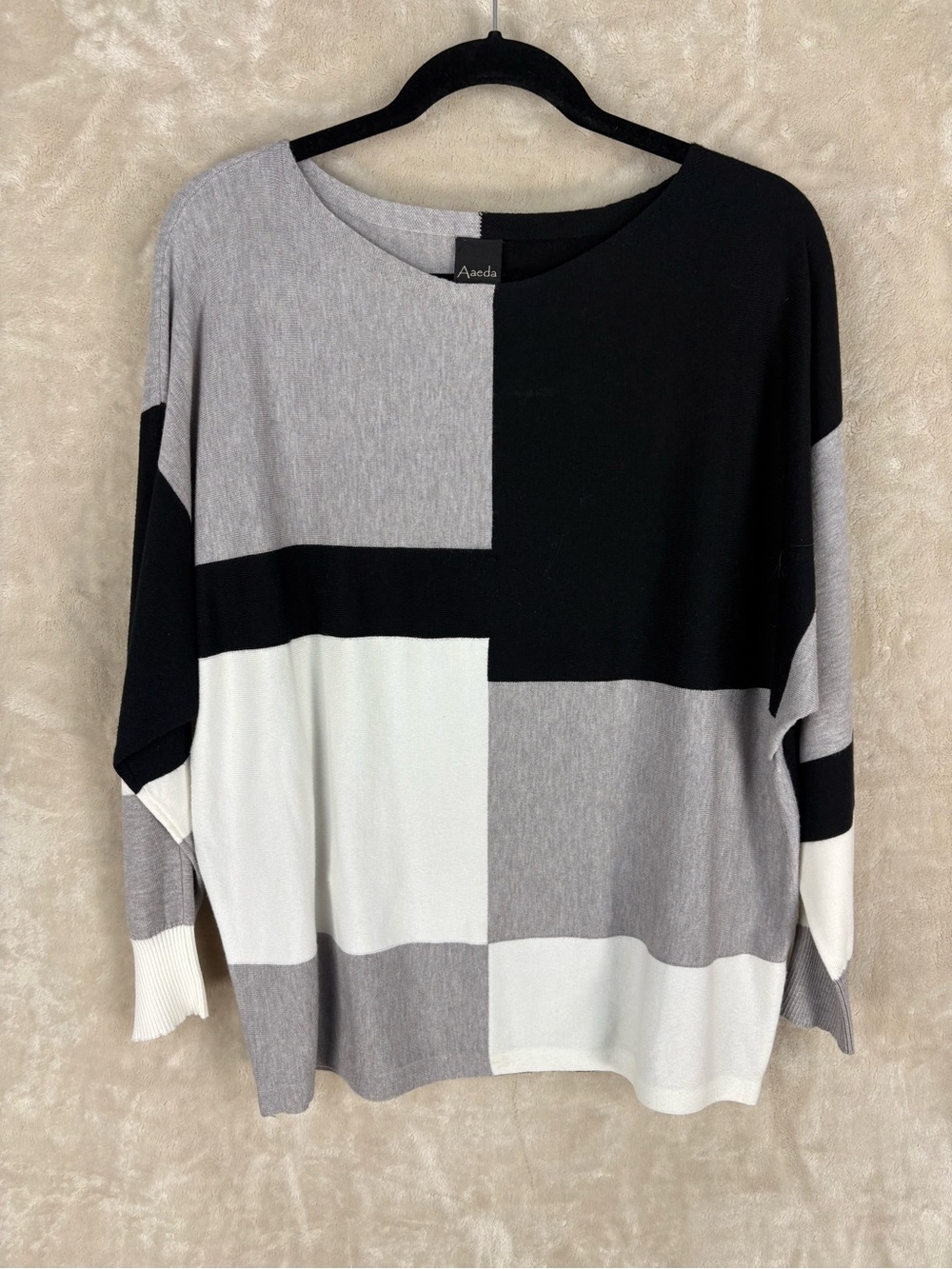 AVEDA Black, Gray & White Colorblock Pullover Sweater
